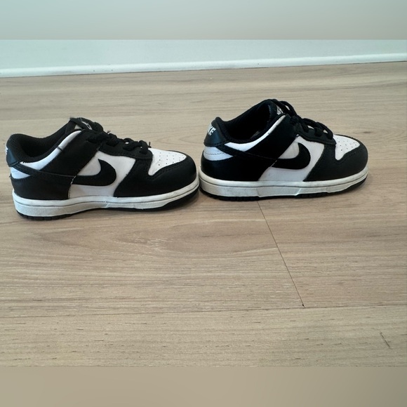 Nike Kids Black and White Sneakers - Picture 5 of 6